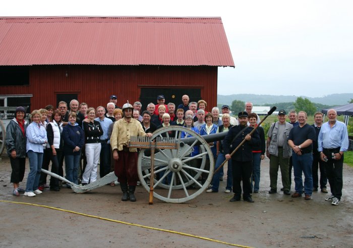 BBQ Group 2.JPG (73061 bytes)